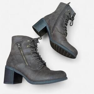 Grunge lace up boots